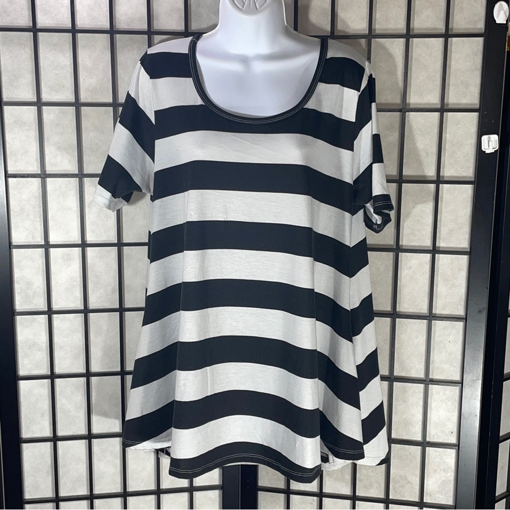 Lularoe ladies top size large
